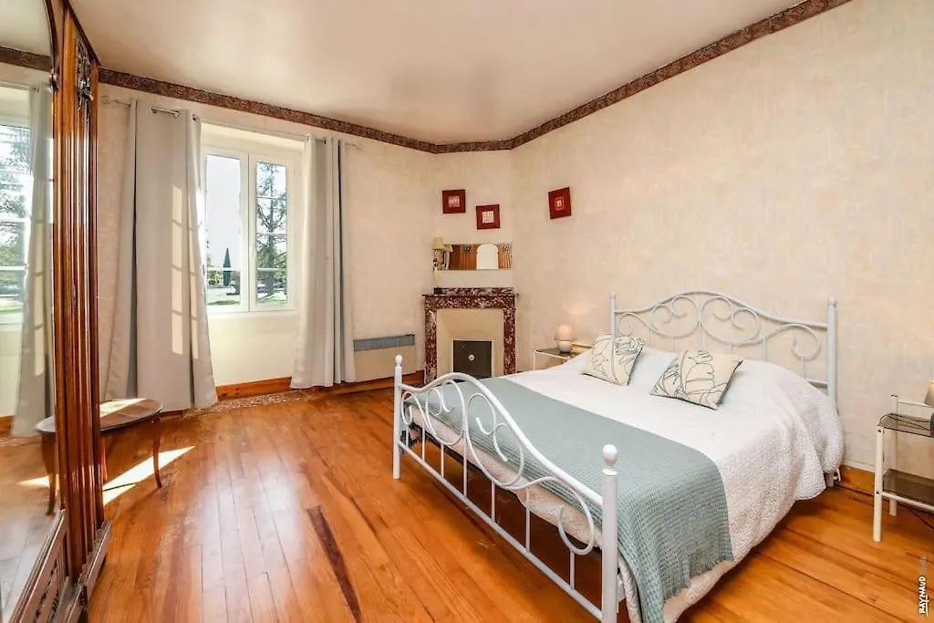 Prázdninový dům L'Ancienne Boulangerie De Villeneuve- Sur- Vere Francie